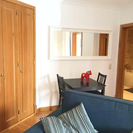 8 Bit Building - Another New Daire