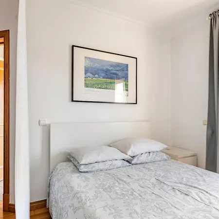 8 Bit Building - Another New Lisboa