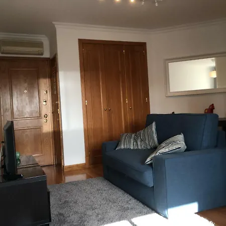 8 Bit Building - Another New * ליסבון