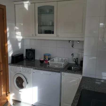 8 Bit Building - Another New Lisbona