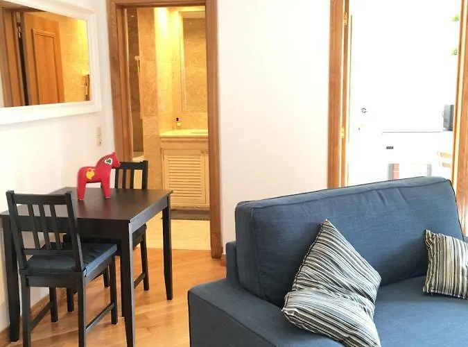 8 Bit Building - Another New דירה *