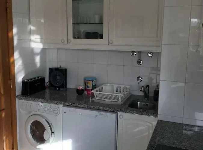 8 Bit Building - Another New ליסבון