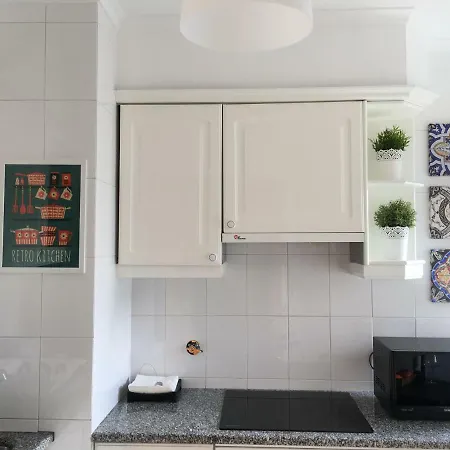 8 Bit Building - Another New * Lisboa